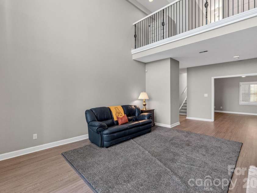 18525 Vineyard Point Lane, Cornelius, NC 28031.  MLS# CAR4344393, YatesRealty ID 11004. 