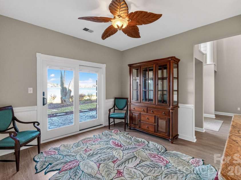 18525 Vineyard Point Lane, Cornelius, NC 28031.  MLS# CAR4344393, YatesRealty ID 11004. 