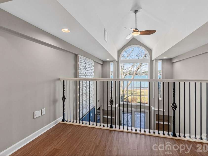 18525 Vineyard Point Lane, Cornelius, NC 28031.  MLS# CAR4344393, YatesRealty ID 11004. 