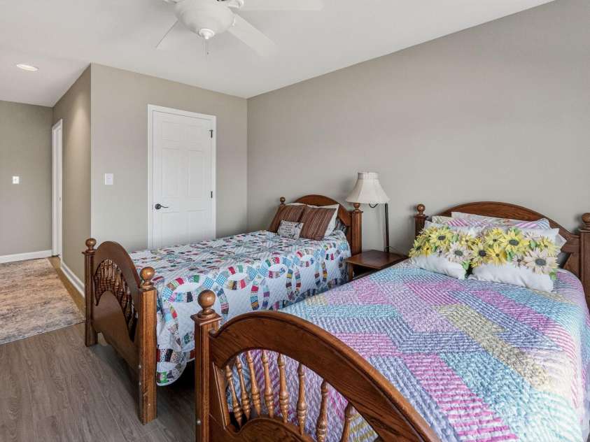 18525 Vineyard Point Lane, Cornelius, NC 28031.  MLS# CAR4344393, YatesRealty ID 11004. 