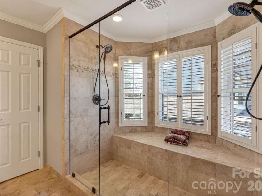 18525 Vineyard Point Lane, Cornelius, NC 28031.  MLS# CAR4344393, YatesRealty ID 11004. 