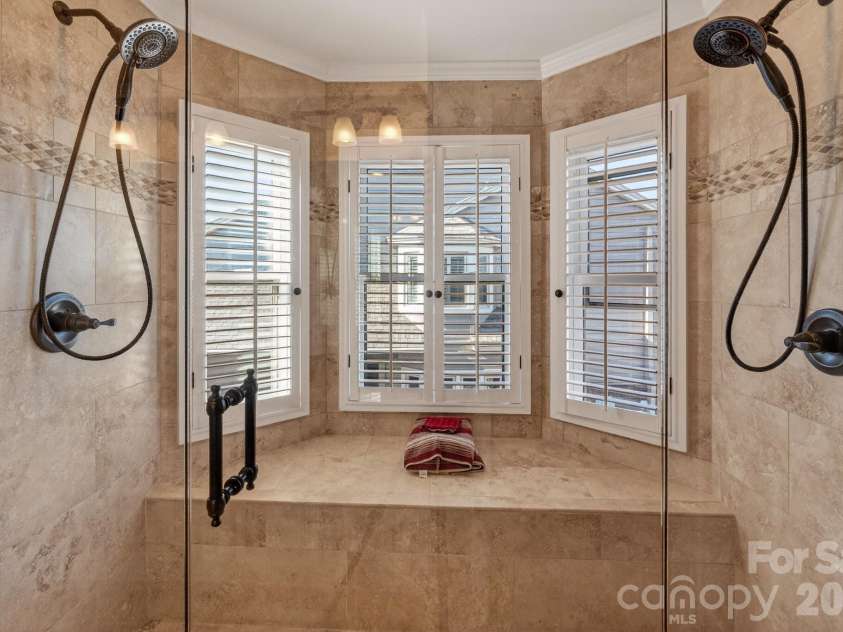 18525 Vineyard Point Lane, Cornelius, NC 28031.  MLS# CAR4344393, YatesRealty ID 11004. 