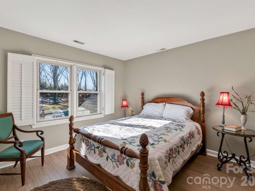 18525 Vineyard Point Lane, Cornelius, NC 28031.  MLS# CAR4344393, YatesRealty ID 11004. 