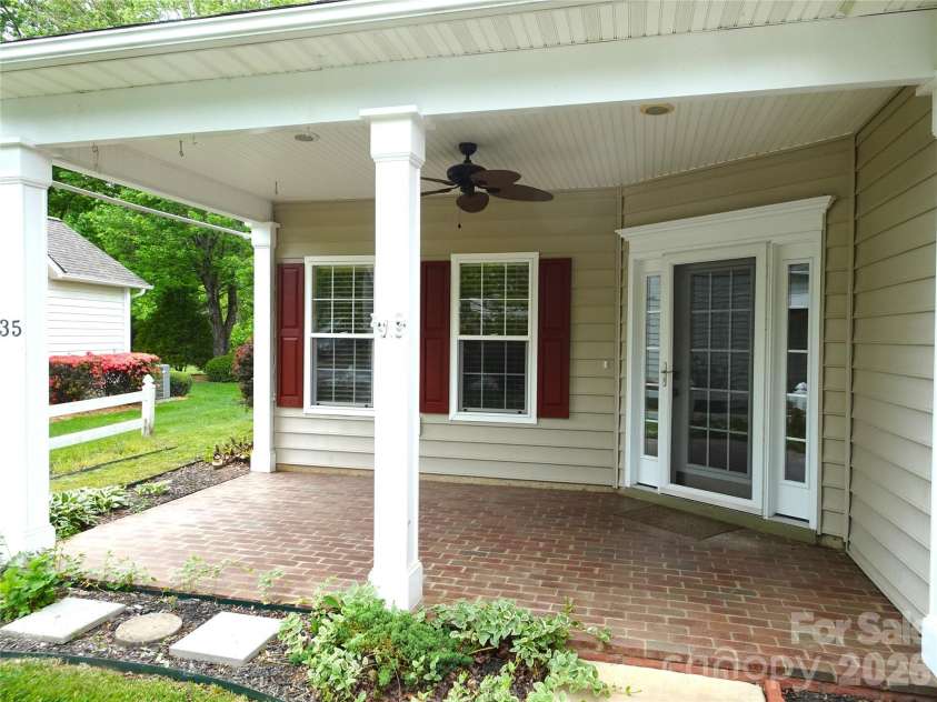 35 Sheffield Place, Brevard, NC 28712.  MLS# CAR4359533, YatesRealty ID 11005. 