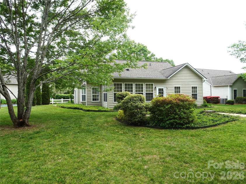 35 Sheffield Place, Brevard, NC 28712.  MLS# CAR4359533, YatesRealty ID 11005. 