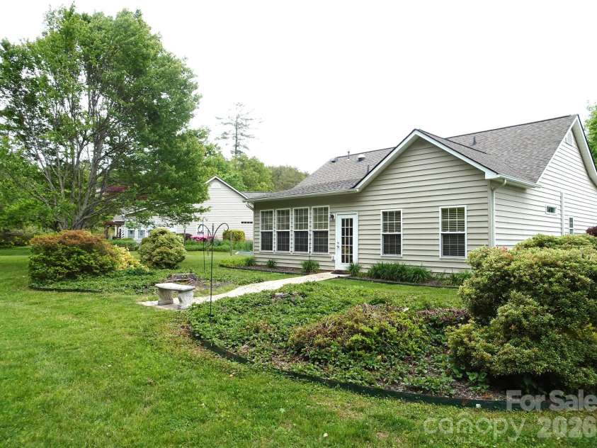 35 Sheffield Place, Brevard, NC 28712.  MLS# CAR4359533, YatesRealty ID 11005. 