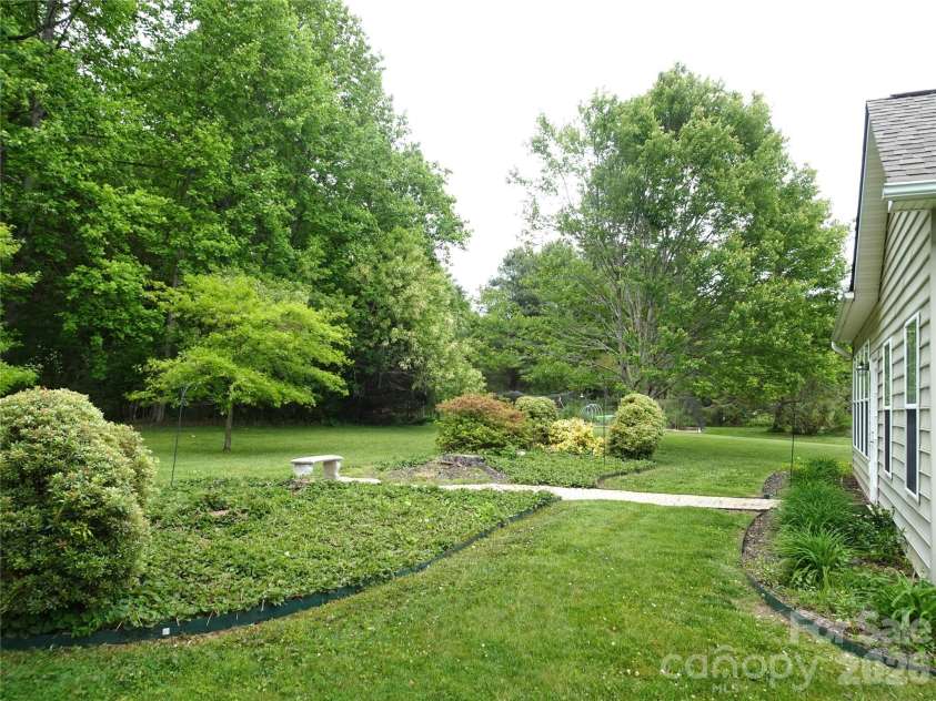 35 Sheffield Place, Brevard, NC 28712.  MLS# CAR4359533, YatesRealty ID 11005. 