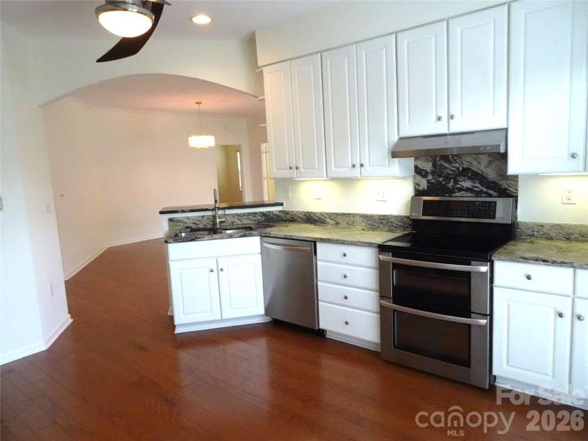 35 Sheffield Place, Brevard, NC 28712.  MLS# CAR4359533, YatesRealty ID 11005. 