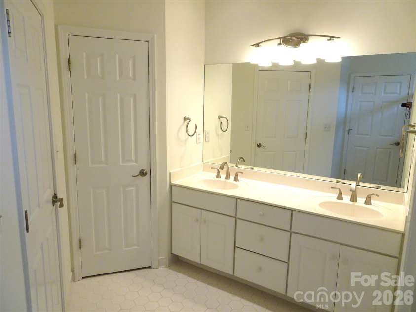 35 Sheffield Place, Brevard, NC 28712.  MLS# CAR4359533, YatesRealty ID 11005. 