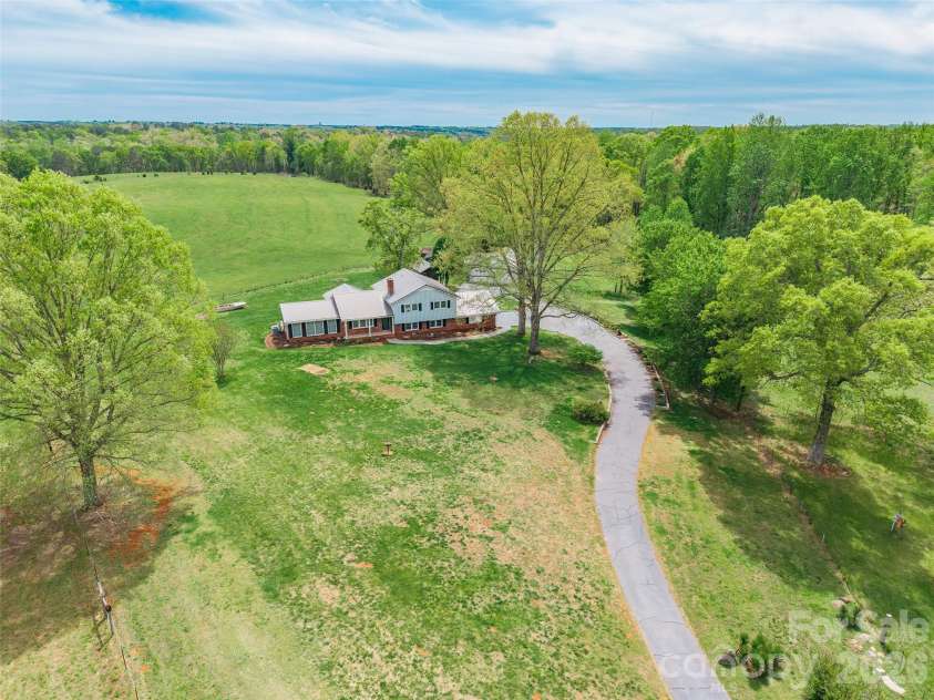 161 Springdale Lane, Cowpens, SC 29330.  MLS# CAR4366841, YatesRealty ID 11006. 