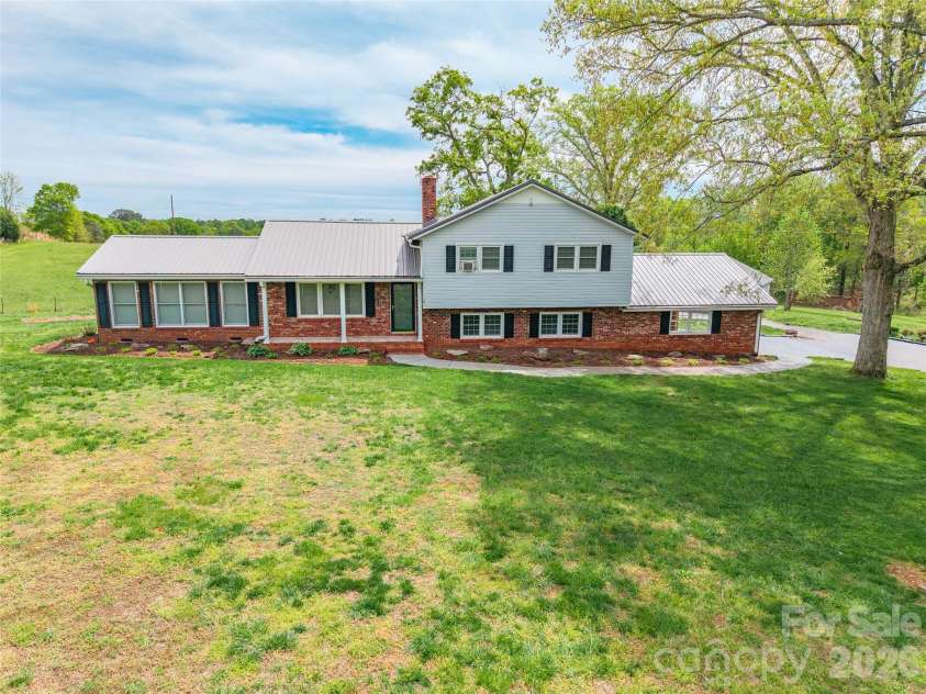 161 Springdale Lane, Cowpens, SC 29330.  MLS# CAR4366841, YatesRealty ID 11006. 