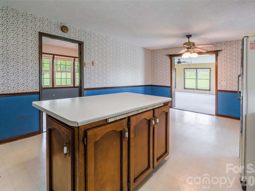 161 Springdale Lane, Cowpens, SC 29330.  MLS# CAR4366841, YatesRealty ID 11006. 