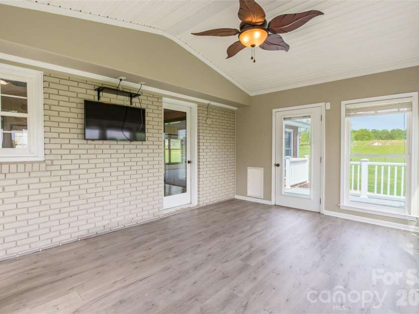161 Springdale Lane, Cowpens, SC 29330.  MLS# CAR4366841, YatesRealty ID 11006. 