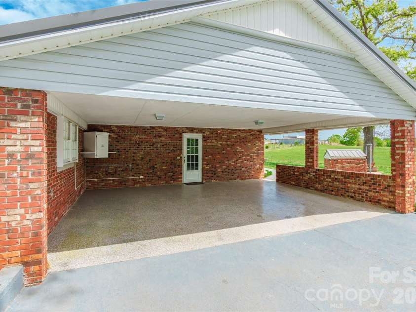 161 Springdale Lane, Cowpens, SC 29330.  MLS# CAR4366841, YatesRealty ID 11006. 