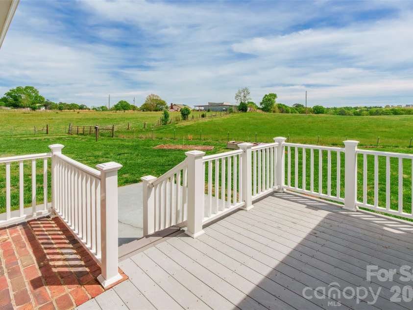 161 Springdale Lane, Cowpens, SC 29330.  MLS# CAR4366841, YatesRealty ID 11006. 