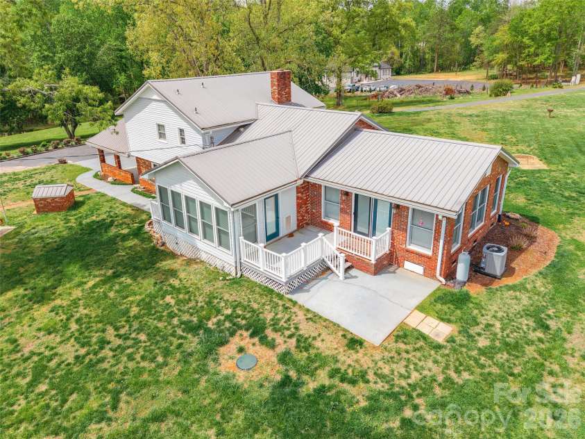 161 Springdale Lane, Cowpens, SC 29330.  MLS# CAR4366841, YatesRealty ID 11006. 