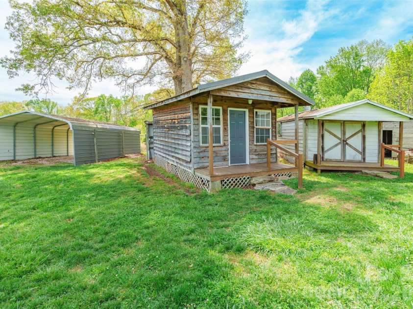 161 Springdale Lane, Cowpens, SC 29330.  MLS# CAR4366841, YatesRealty ID 11006. 