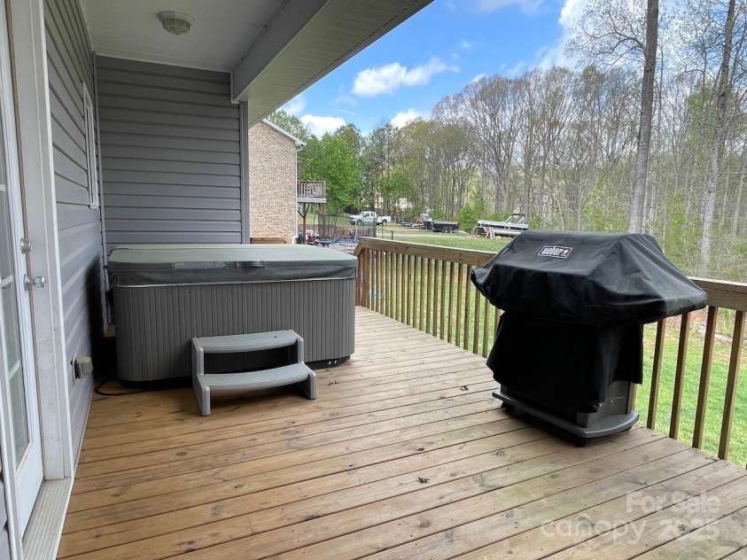 2222 Evergreen Drive, Newton, NC 28658.  MLS# CAR4231561, YatesRealty ID 11006. 