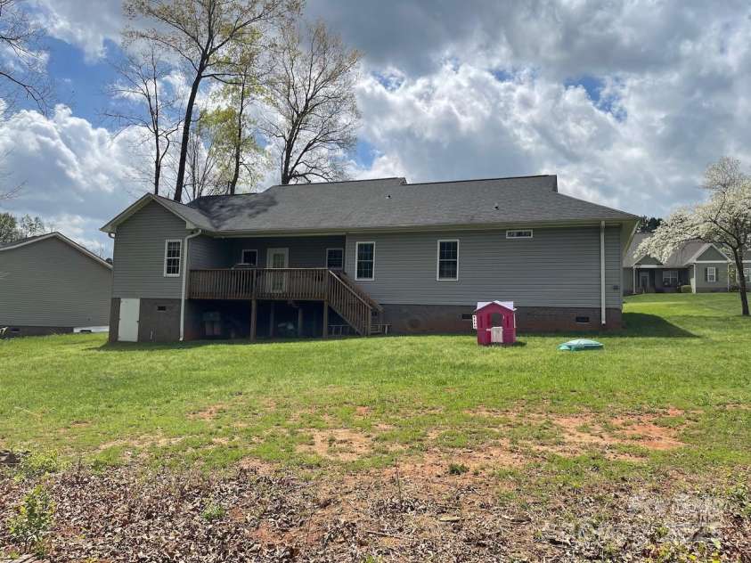 2222 Evergreen Drive, Newton, NC 28658.  MLS# CAR4231561, YatesRealty ID 11006. 