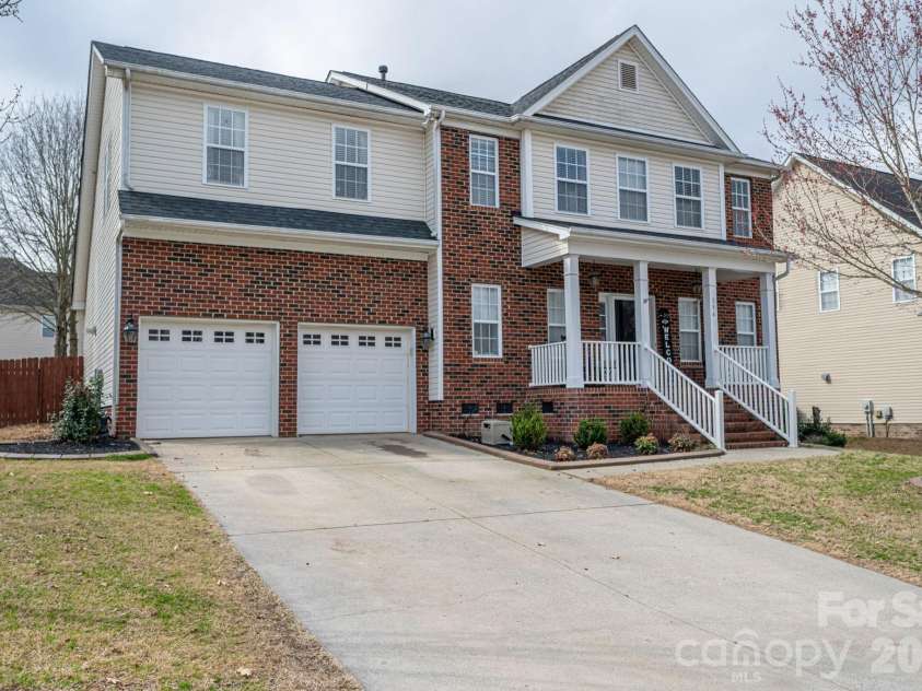 156 Foggy Meadow Drive, Fort Mill, SC 29708.  MLS# CAR4354356, YatesRealty ID 11007. 
