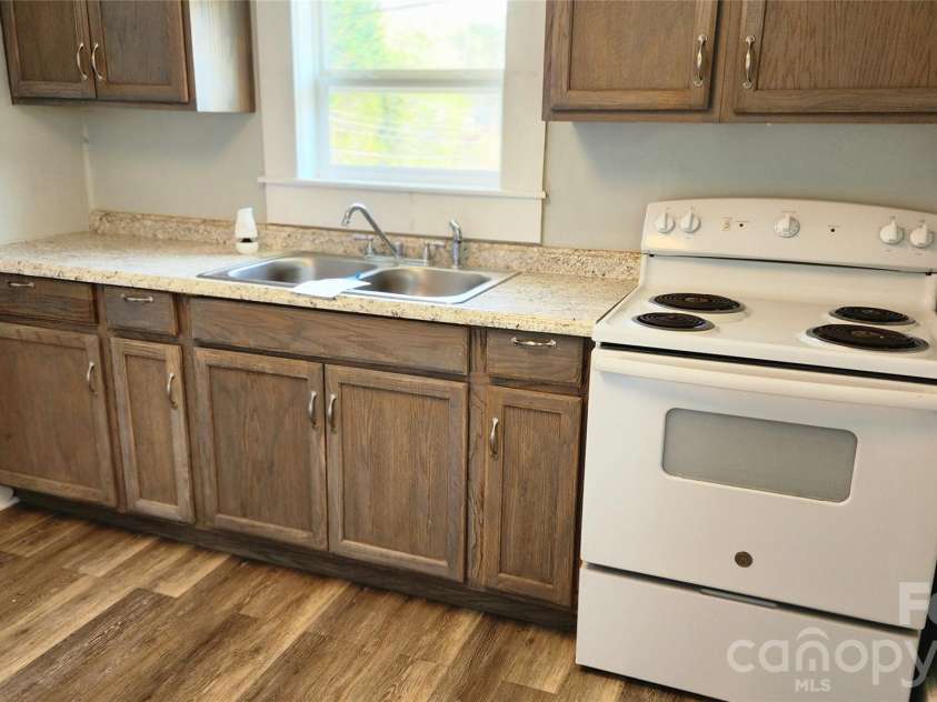 431 Ashworth Circle, Marion, NC 28752.  MLS# CAR4368677, YatesRealty ID 11008. 