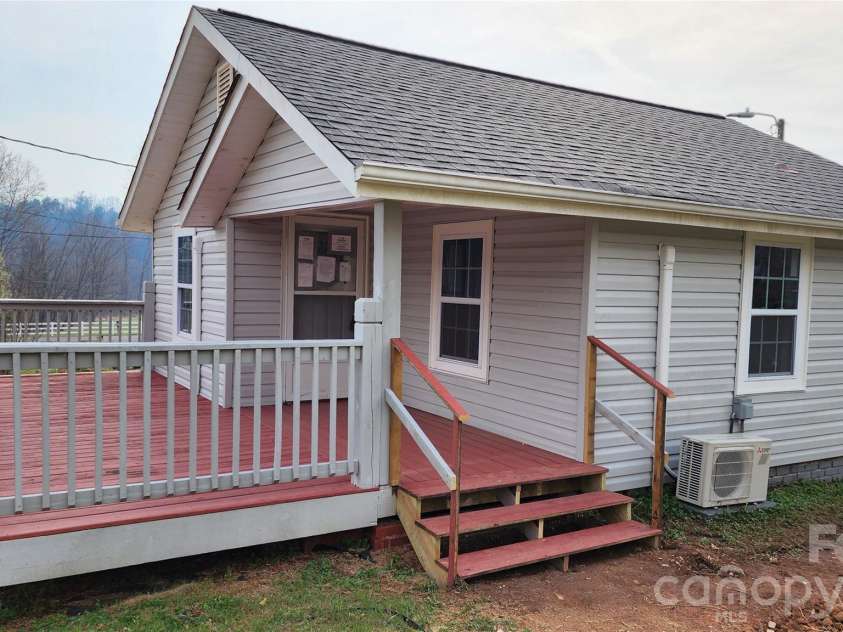 431 Ashworth Circle, Marion, NC 28752.  MLS# CAR4368677, YatesRealty ID 11008. 