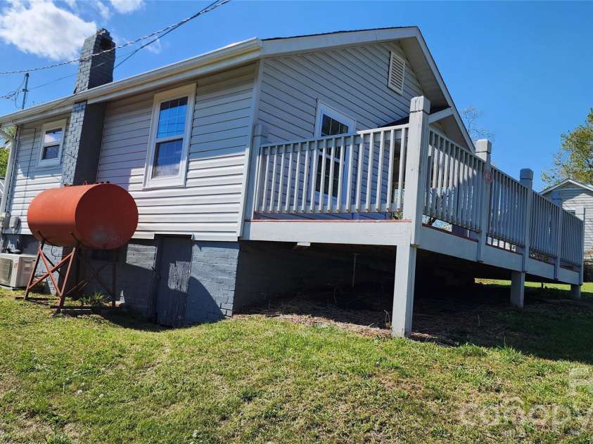431 Ashworth Circle, Marion, NC 28752.  MLS# CAR4368677, YatesRealty ID 11008. 