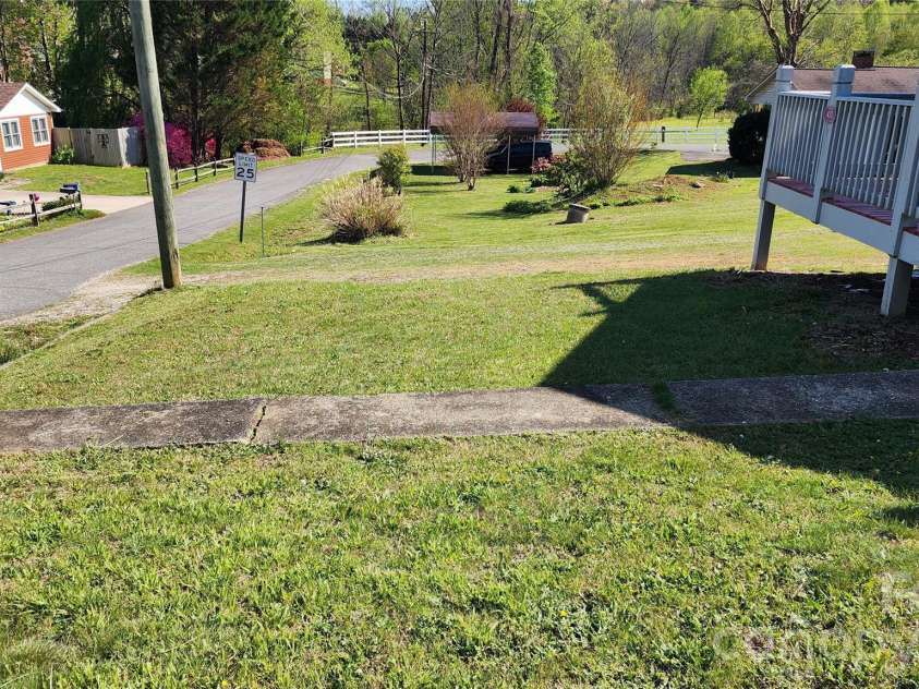 431 Ashworth Circle, Marion, NC 28752.  MLS# CAR4368677, YatesRealty ID 11008. 