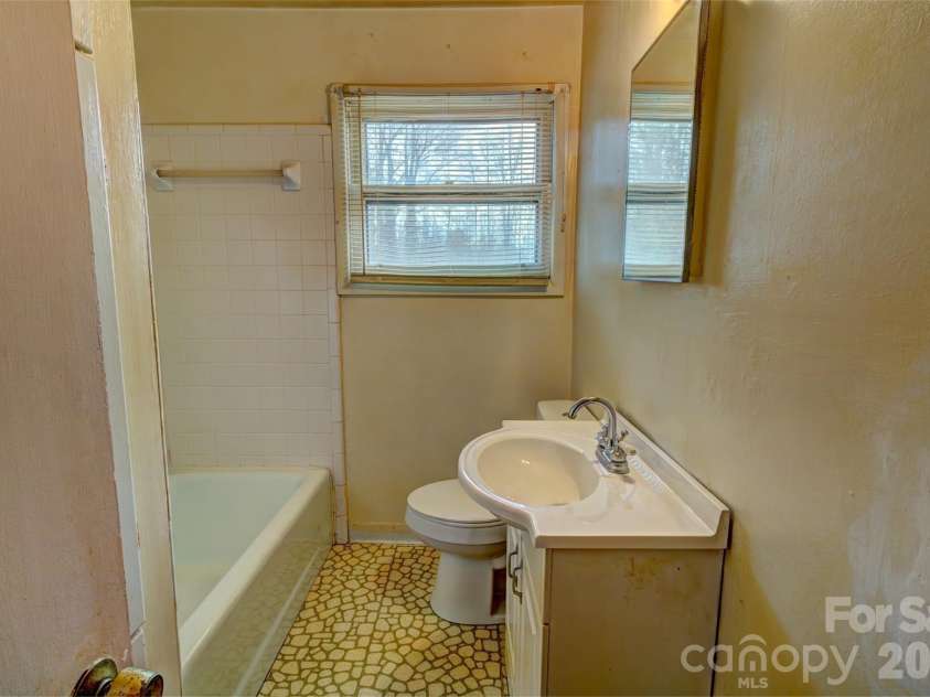 1040 Allison Drive, Shelby, NC 28150.  MLS# CAR4339774, YatesRealty ID 1101. 