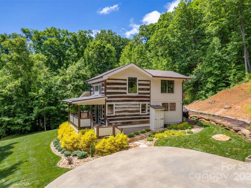 54 Holland Drive, Columbus, NC 28722.  MLS# CAR4309470, YatesRealty ID 11010. 