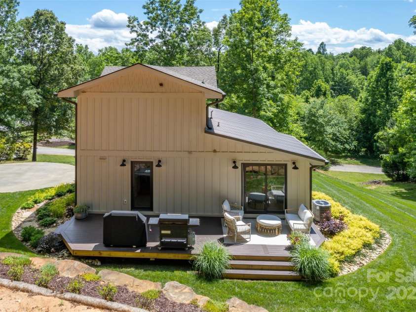 54 Holland Drive, Columbus, NC 28722.  MLS# CAR4309470, YatesRealty ID 11010. 