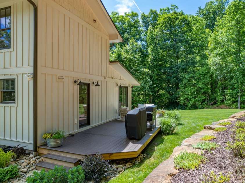 54 Holland Drive, Columbus, NC 28722.  MLS# CAR4309470, YatesRealty ID 11010. 