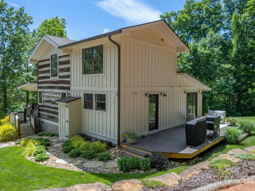 54 Holland Drive, Columbus, NC 28722.  MLS# CAR4309470, YatesRealty ID 11010. 