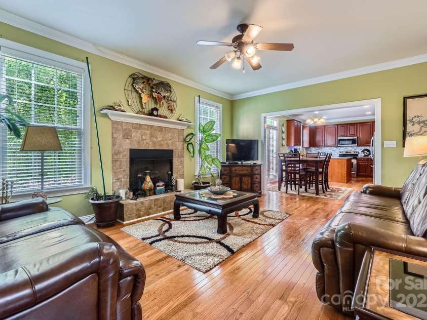 10836 Maryanna Court, Charlotte, NC 28213.  MLS# CAR4248594, YatesRealty ID 11011. Family Room with the cozy Fireplace