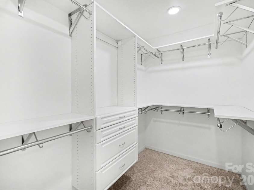 11630 Trails End Lane, Huntersville, NC 28078.  MLS# CAR4342080, YatesRealty ID 11011. Huge walk-in primary closet