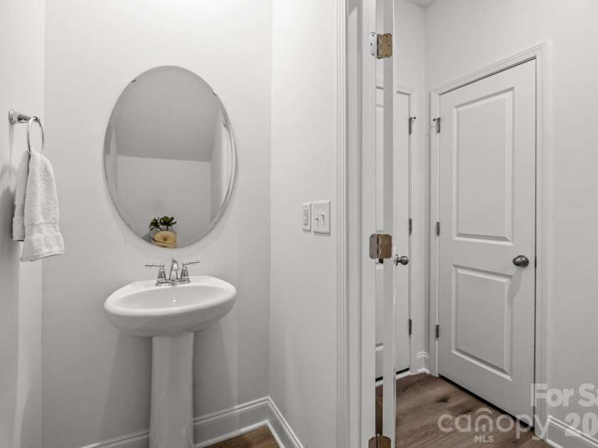 5004 Cherry Gum Court, Matthews, NC 28105.  MLS# CAR4354662, YatesRealty ID 11012. 