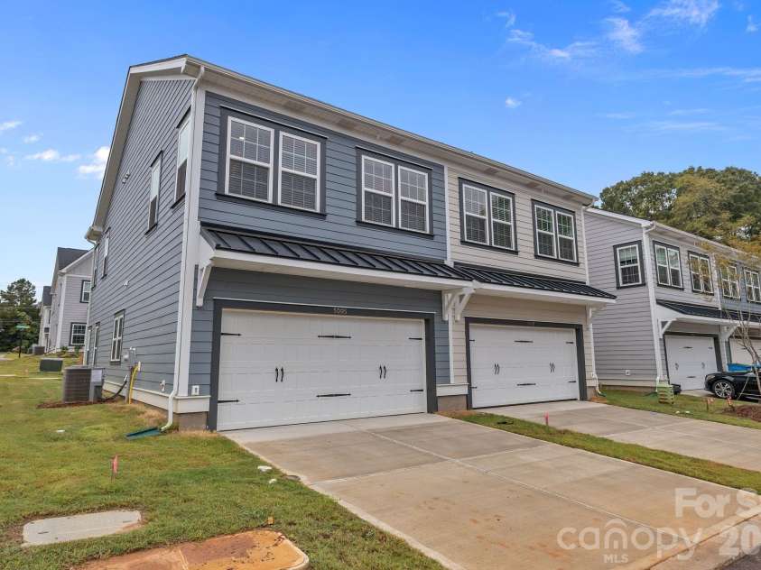 5004 Cherry Gum Court, Matthews, NC 28105.  MLS# CAR4422827, YatesRealty ID 11012. 