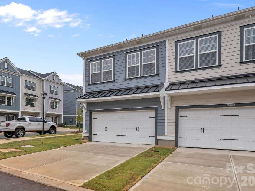 5004 Cherry Gum Court, Matthews, NC 28105.  MLS# CAR4422827, YatesRealty ID 11012. 