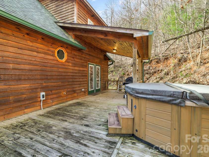 2015 Bettys Creek Road, Sylva, NC 28779.  MLS# CAR4338624, YatesRealty ID 11014. 