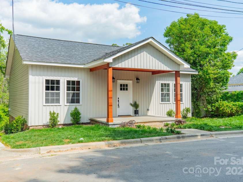 322 Hill Street, Gastonia, NC 28052.  MLS# CAR4254864, YatesRealty ID 11014. 