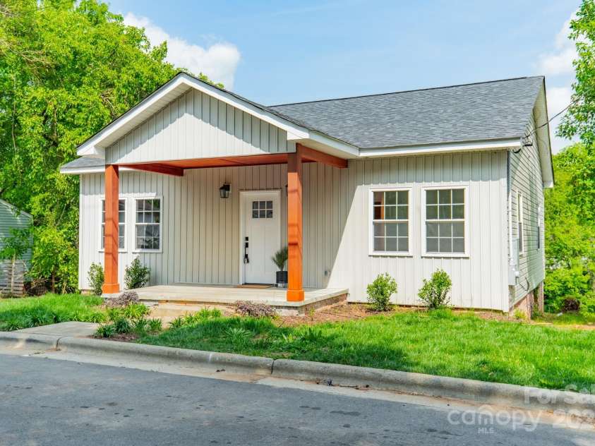 322 Hill Street, Gastonia, NC 28052.  MLS# CAR4254864, YatesRealty ID 11014. 