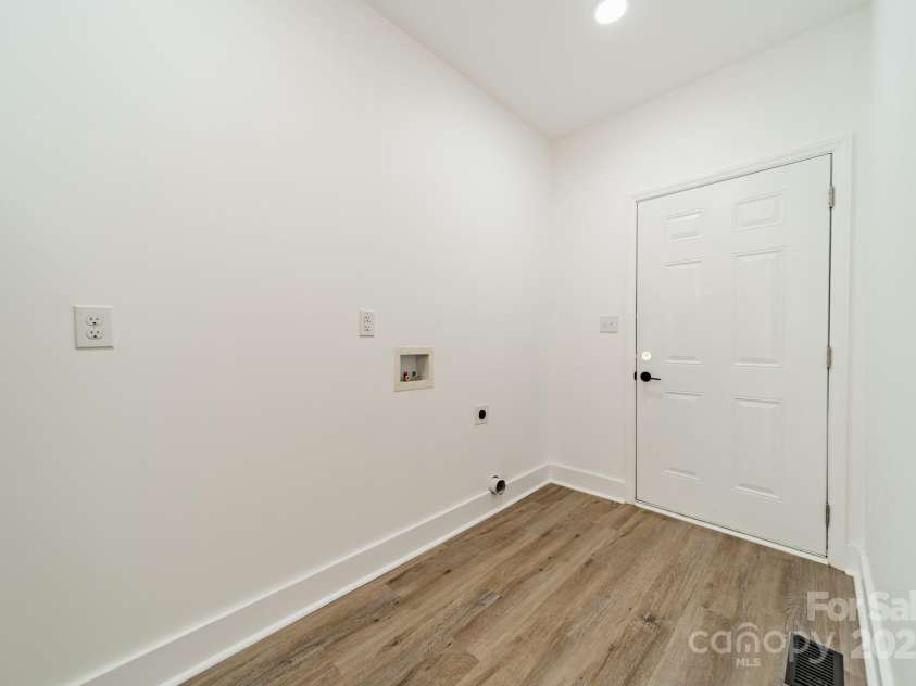 322 Hill Street, Gastonia, NC 28052.  MLS# CAR4254864, YatesRealty ID 11014. W/D Hookup