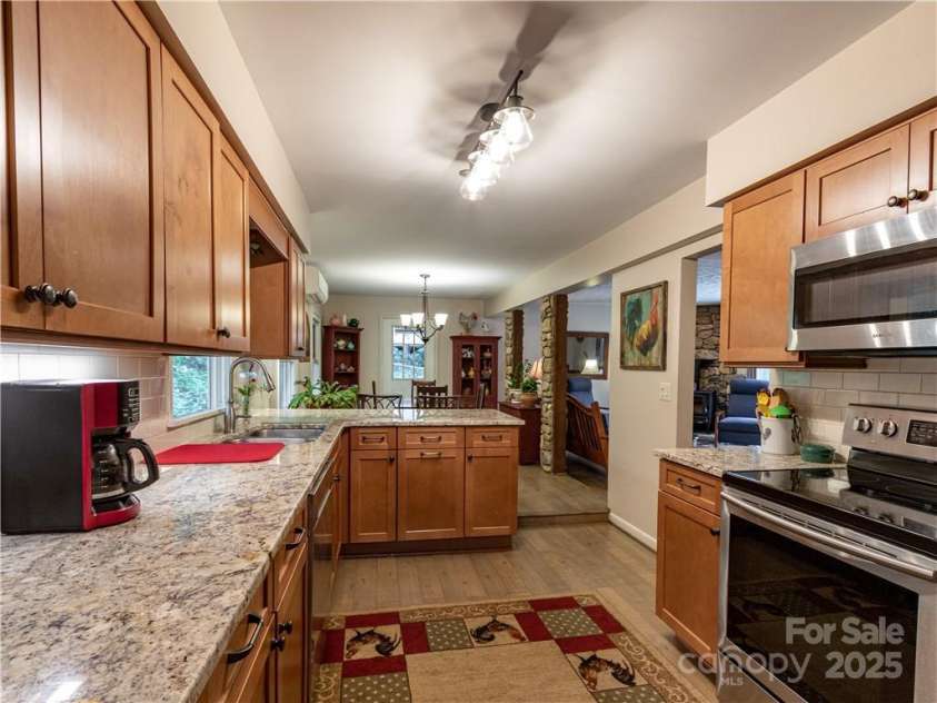 597 Sweetwater Ridge, Burnsville, NC 28714.  MLS# CAR4251811, YatesRealty ID 11017. Kitchen