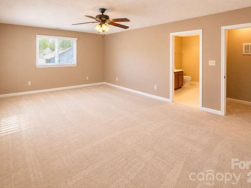 603 29th Avenue, Hickory, NC 28601.  MLS# CAR4367199, YatesRealty ID 11018. 