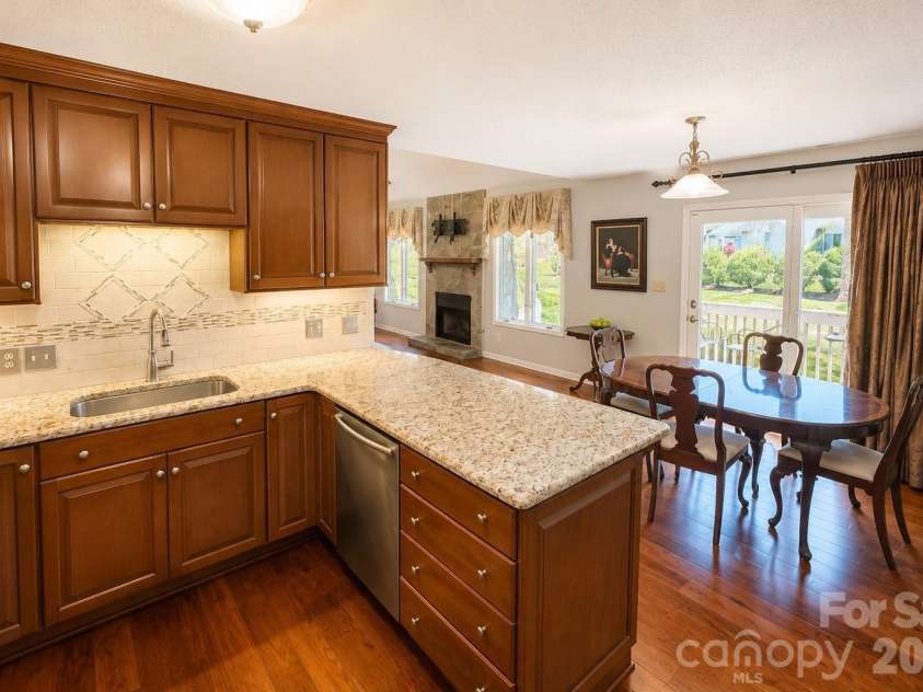 603 29th Avenue, Hickory, NC 28601.  MLS# CAR4367199, YatesRealty ID 11018. 