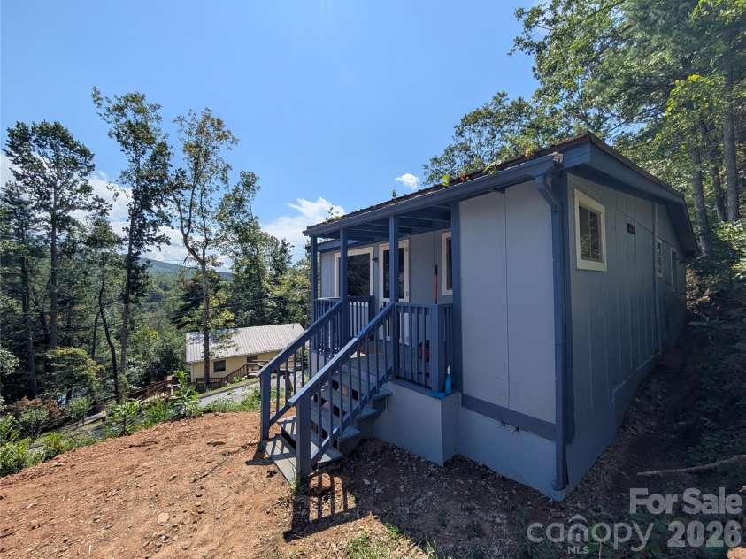 260 Oak Ridge Road, Hendersonville, NC 28792.  MLS# CAR4354284, YatesRealty ID 11019. 