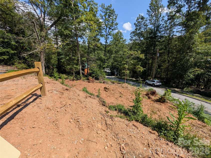260 Oak Ridge Road, Hendersonville, NC 28792.  MLS# CAR4354284, YatesRealty ID 11019. 