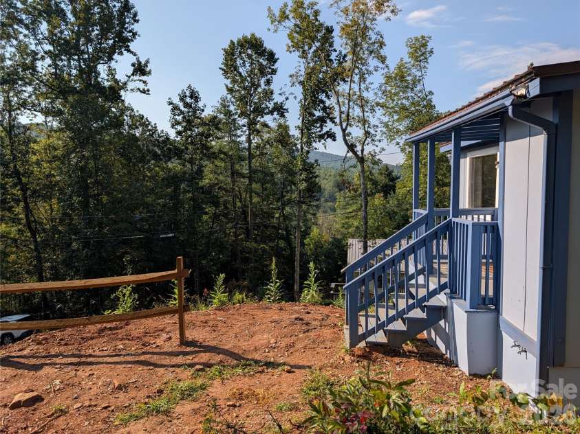 260 Oak Ridge Road, Hendersonville, NC 28792.  MLS# CAR4354284, YatesRealty ID 11019. 