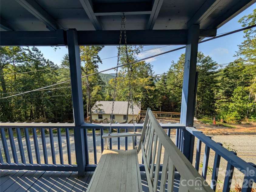 260 Oak Ridge Road, Hendersonville, NC 28792.  MLS# CAR4354284, YatesRealty ID 11019. 