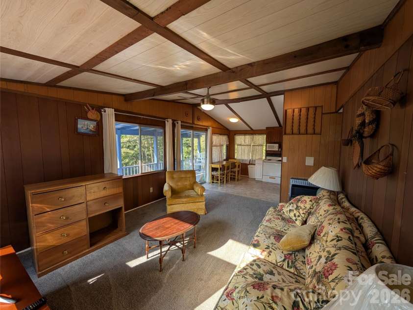 260 Oak Ridge Road, Hendersonville, NC 28792.  MLS# CAR4354284, YatesRealty ID 11019. 